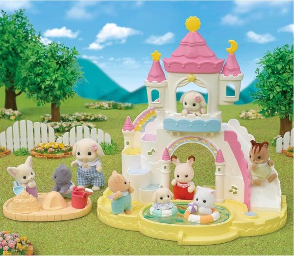 Sylvanian Families – Guardería con Caja de Arena y Piscina – Calico Critters - Imagen 4