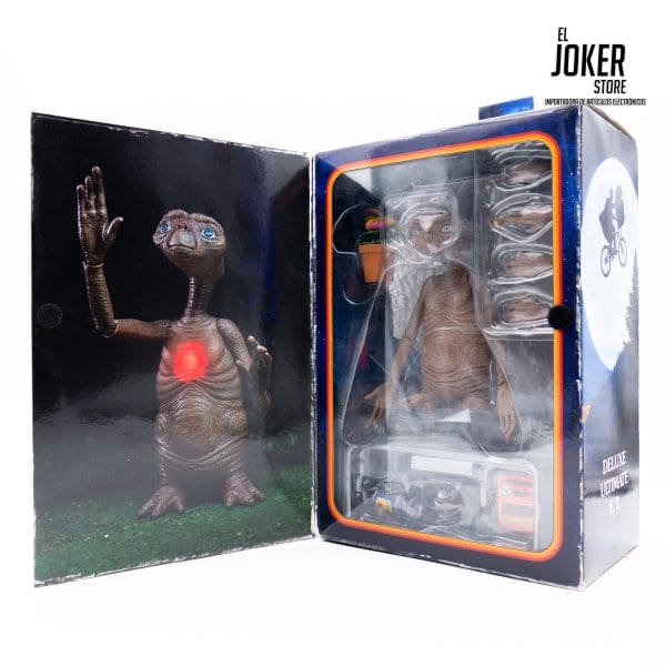 NECA - E.T. 40th Anniversary - 7" Figura de Acción a Escala - Ultimate Deluxe E.T. con Pecho LED y Comunicador “Phone Home” - Imagen 2