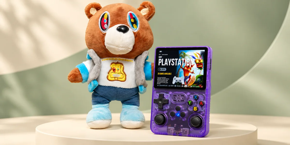 Oso de Peluche "Kanye Bear" - Kanye West | 26 cm y Consola Portatil R36S - ORIGINAL